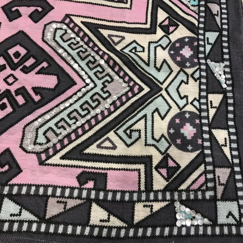 Anthro “Rolakan Scarf” - Picture 7 of 8